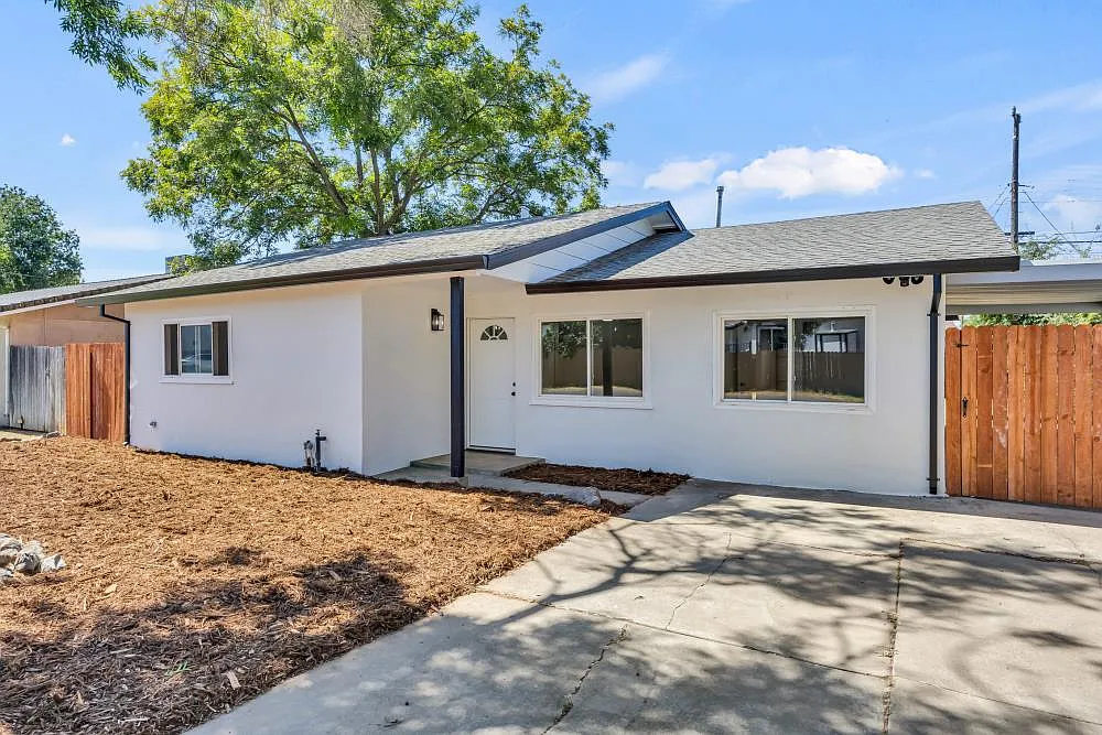 307 Olive St photo 1