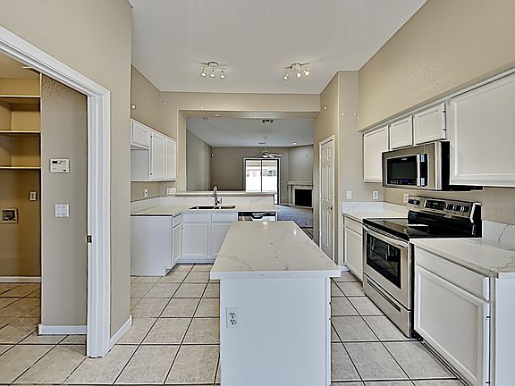 4th image of 162 N Pineview Dr