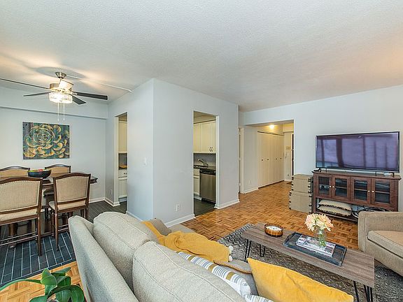 3rd image of 609 W So Orange Ave #3C