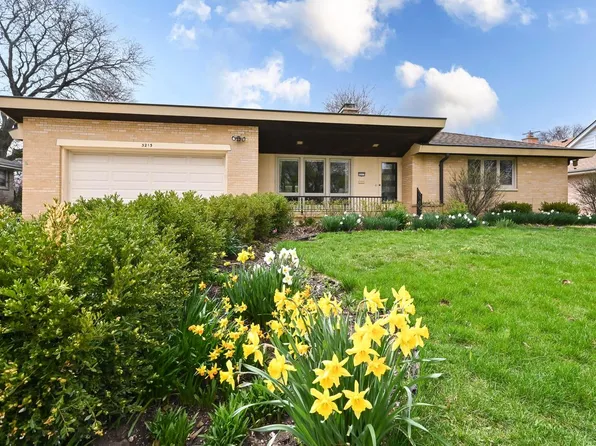 3213 North 104th STREET, Wauwatosa, WI 53222