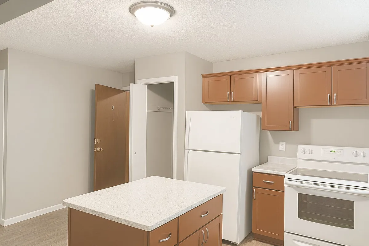 Building Photo - 1427 Shakopee Ave E #2