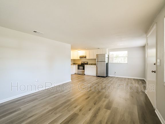 5th image of 6216 S Himes Ave