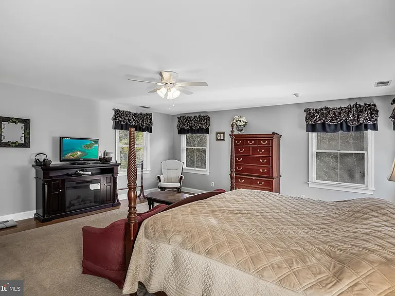 3 S Lakeside Dr W — Photo 32