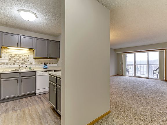 3rd image of 2231 Penn Pl APT 321