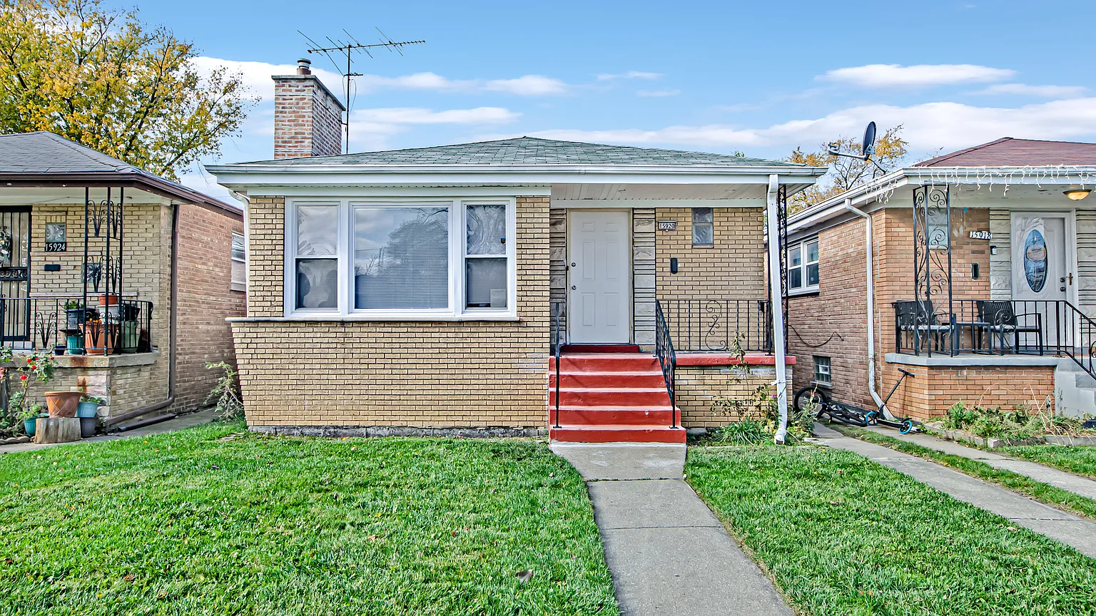 15920 Finch Ave photo 1