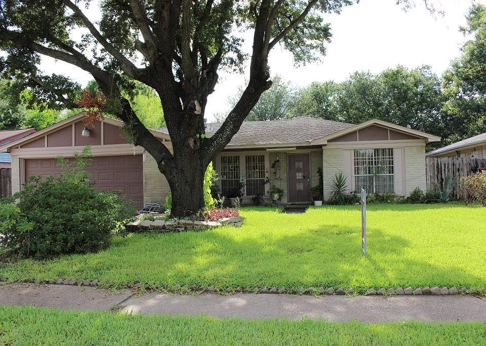 1st image of 8919 Winding River Dr