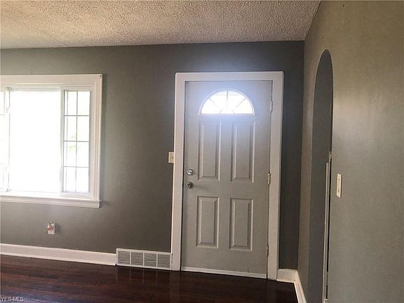 2nd image of 224 Parkgate Ave