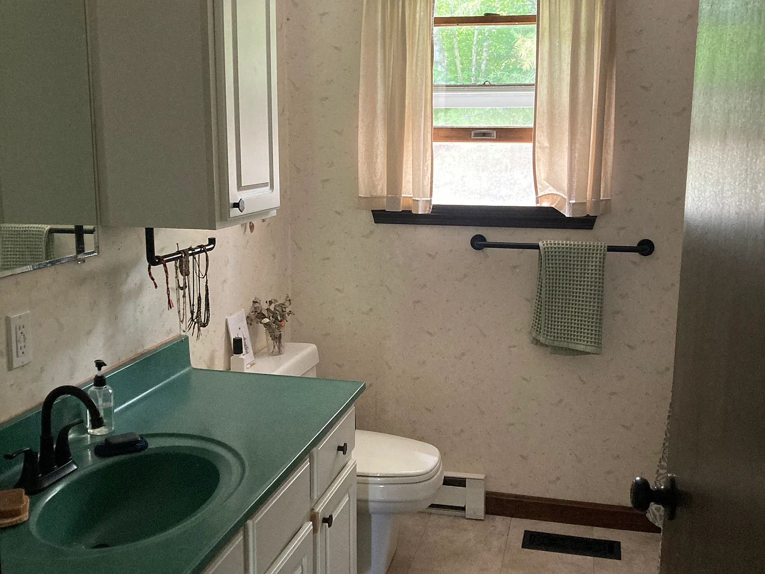 182 Country Club Rd — Photo 4