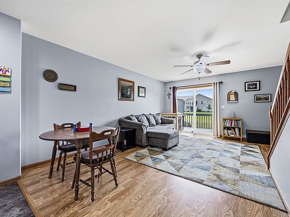 2nd image of 3453 Laurel Ln