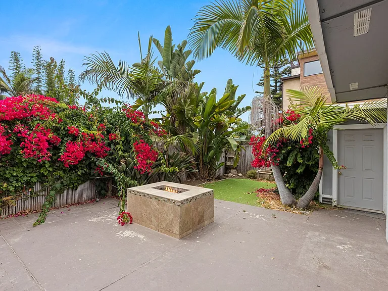 Carlsbad Blvd (Single Story Duplex) — Photo 20