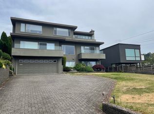 2557 Lawson Ave, West Vancouver, BC V7V 2G1