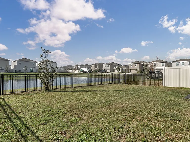 3097 Suncoast Plains Dr — Photo 40