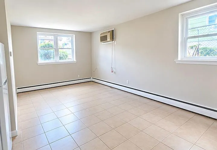 Studio, 600 sqft, $1,500 — Photo 3