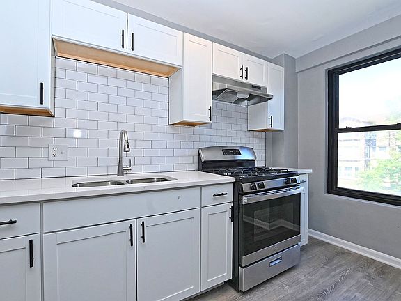 3rd image of 7200 S Coles Ave APT 304