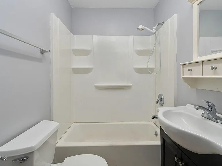 11 Birch St — Photo 13