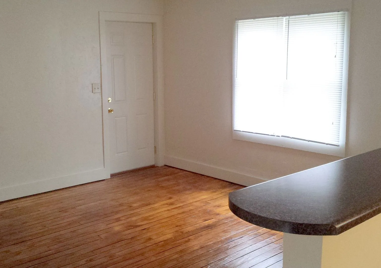 Recently Renovated 2 Bedroom Home For Rent - Walking Distance from Downtown Goshen — Photo 2