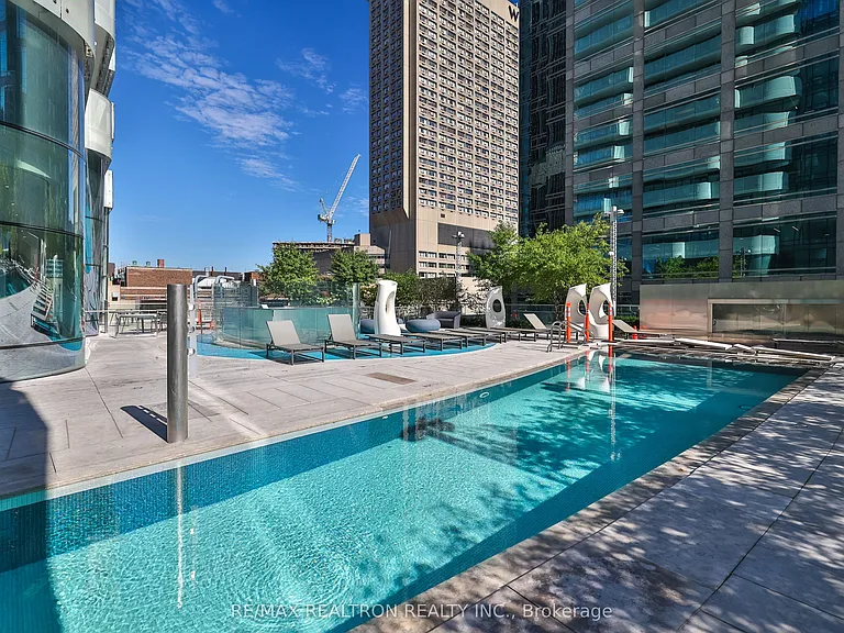 1 Bloor St E #3211 — Photo 30
