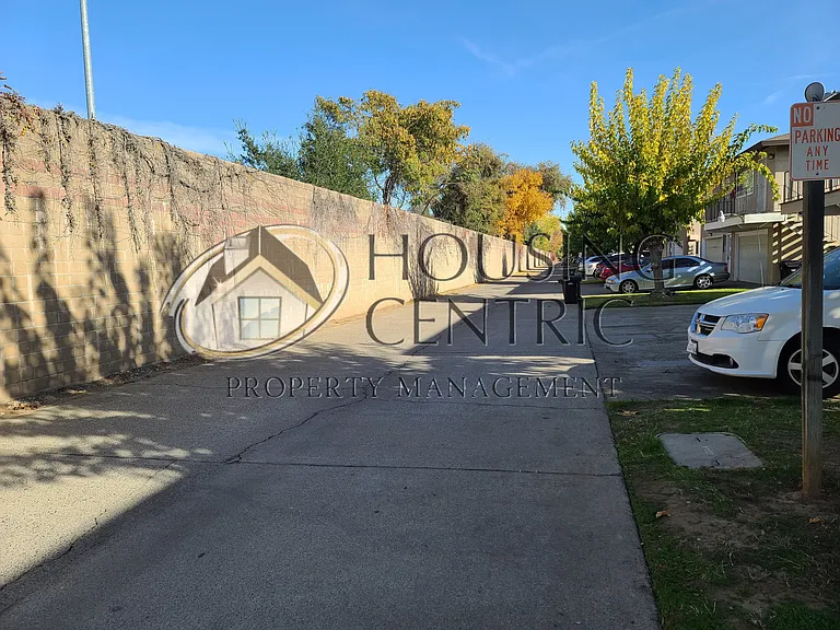 9013 Montoya St #3 — Photo 32