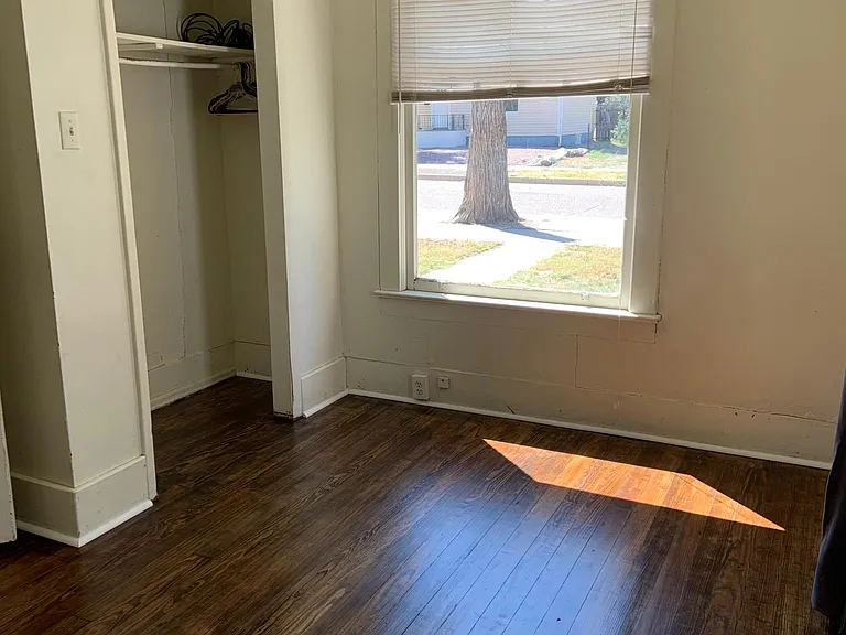 2020 Cedar St — Photo 4