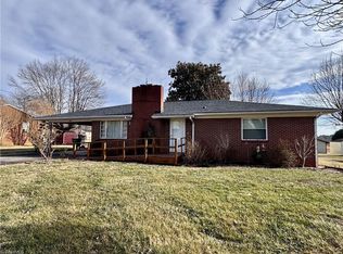 311 James St, Dobson, NC 27017