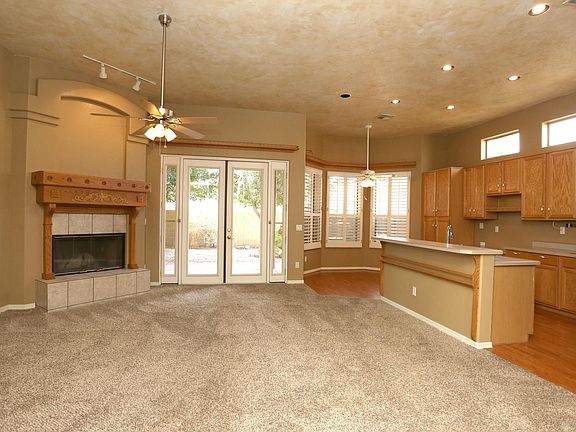 Family/Kitchen