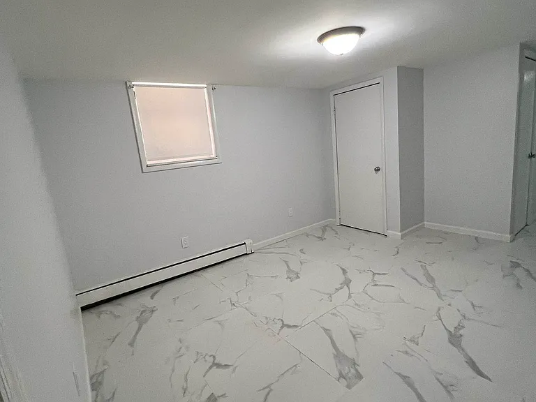 948 E 53rd St #G — Photo 2