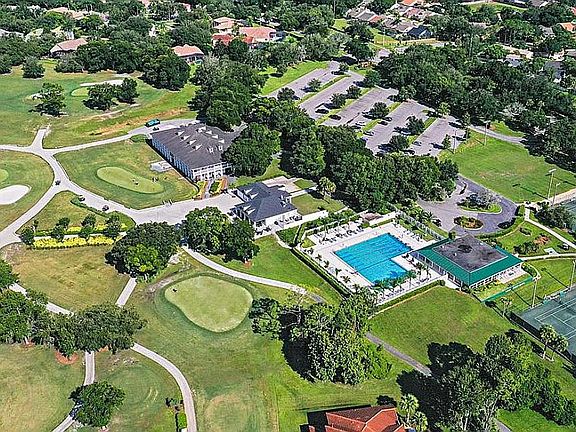 4th image of 215 Blue Creek Dr