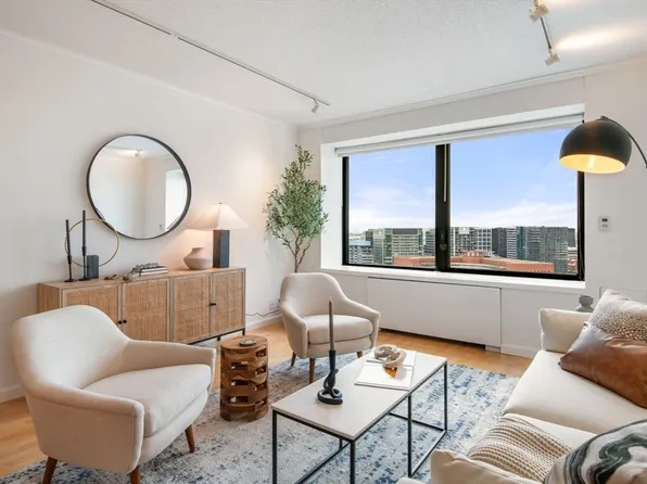 85 E India Row APT 27D, Boston, MA 02110