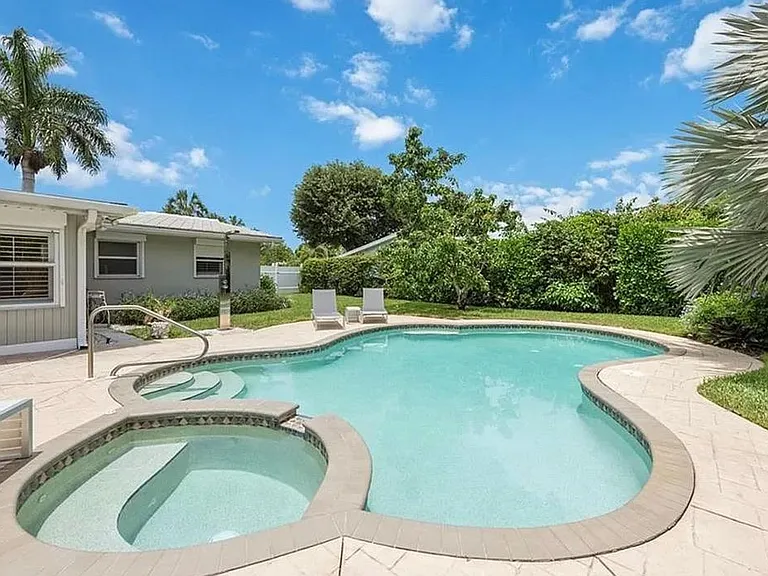 1588 Mandarin Rd — Photo 3