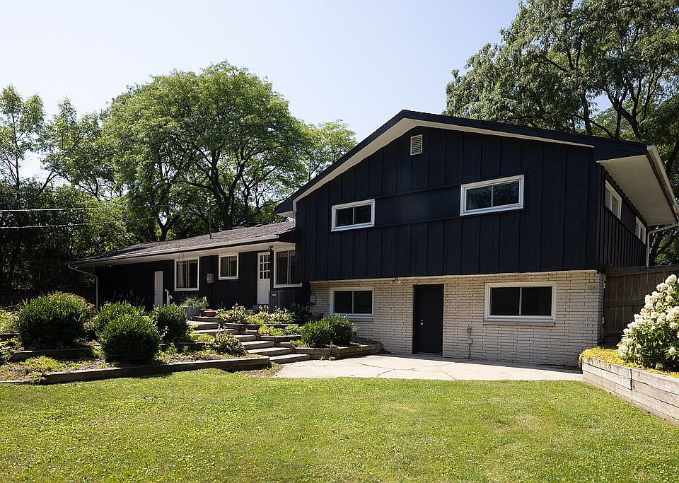 1st image of 6620 N Braeburn Ln