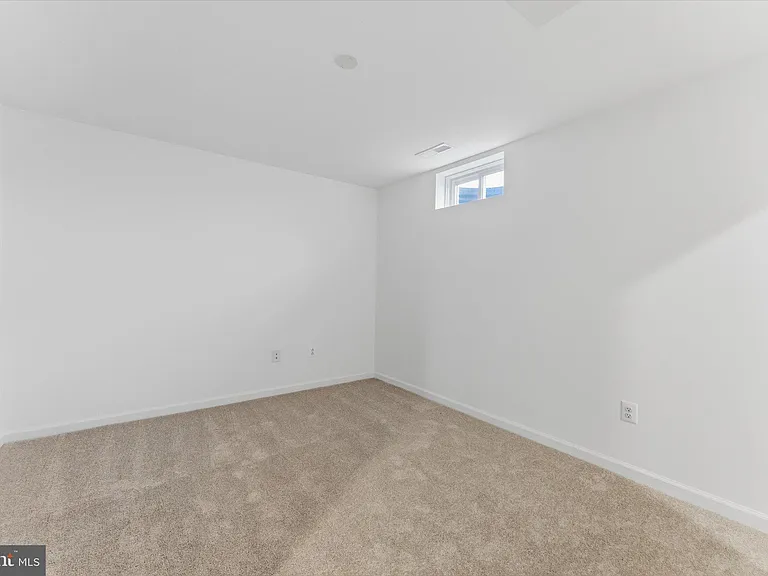 501 Fontana Cir — Photo 27