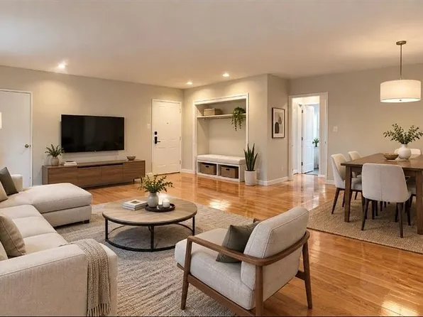 163-70 17th Ave, Whitestone, NY 11357