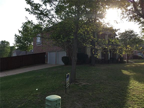2nd image of 631 Creekwood Ln