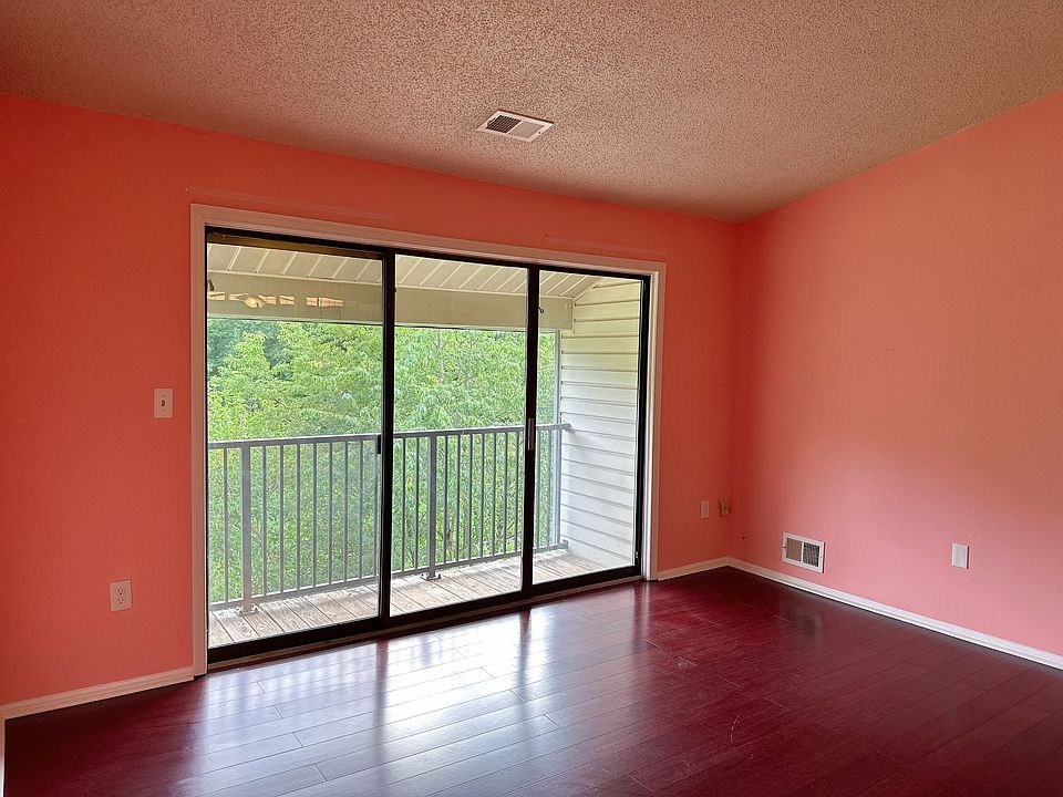 Family/Living room with outdoor balcony