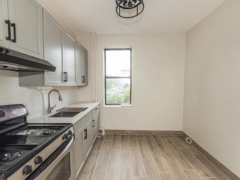 7111 Palisade Ave #B2 — Photo 6