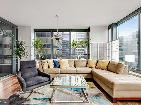5th image of 2101 Market St Unit 1106