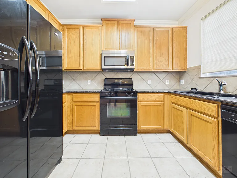 8518 Cahill Dr #32 — Photo 9