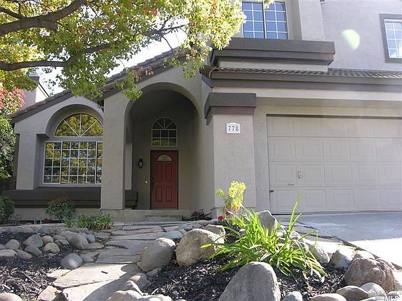 2nd image of 778 Roscommon Dr