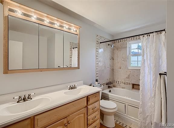 4th image of 3184 W 11th Avenue Dr