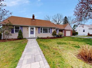 20 Bennington Rd, Cranston, RI 02920