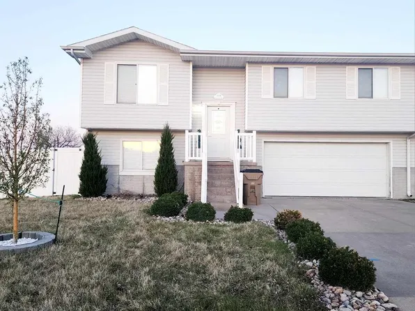 1839 Santa Anita Dr, Grand Island, NE 68801