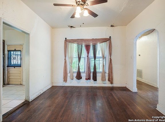 5th image of 1323 Fulton Ave