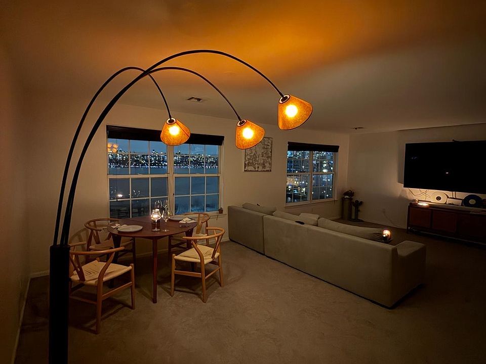 1st image of 20 Bergen Ridge Rd #2