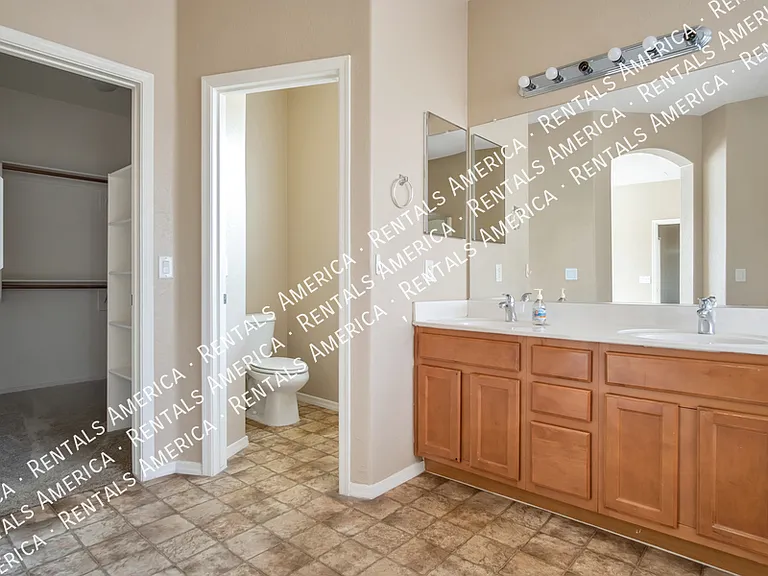 4451 E Moreno Ct — Photo 10
