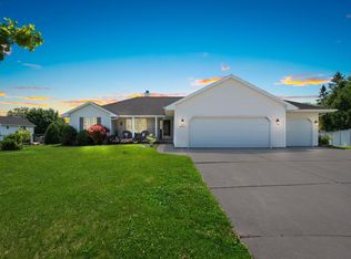 2827 Snowbird Ct, Green Bay, WI 54313