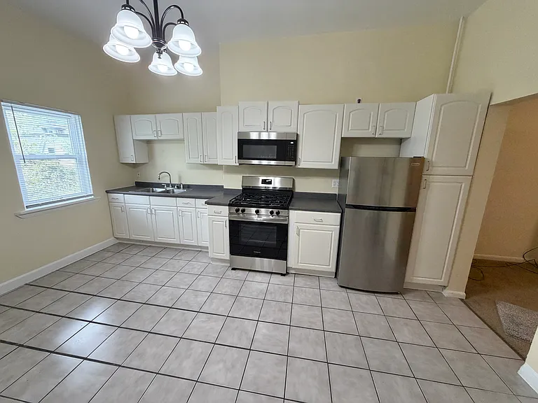 1412 Main St #2 — Photo 7
