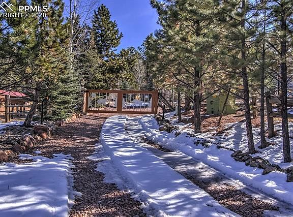 5th image of 245 Sun Valley Dr
