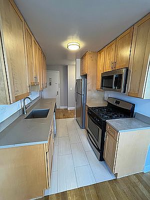3rd image of 123-33 83rd Ave #908