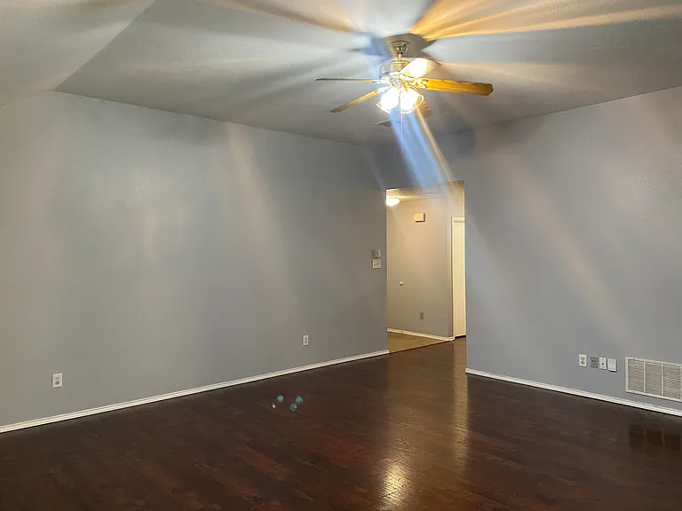 5622 Hunters Bend Ln — Photo 11