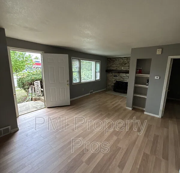 6712 W Villard Ave — Photo 9